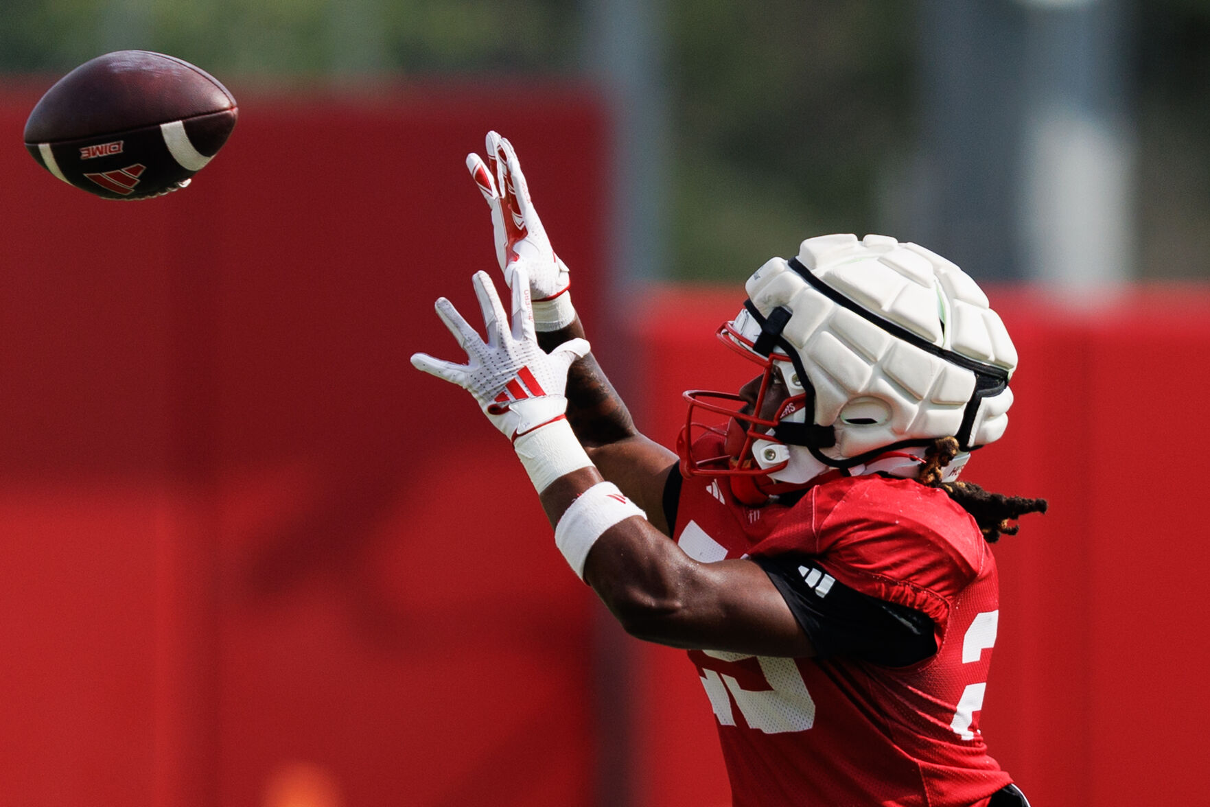 081225-owh-spo-huskerfb-05.JPG